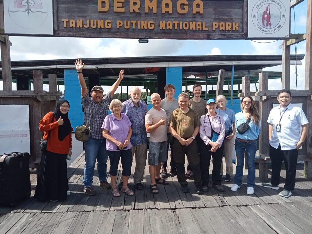 Orangutan Family Tour Team