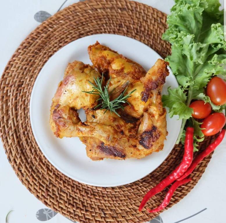 Delicious traditional Indonesian dishes prepared fresh for our guests.