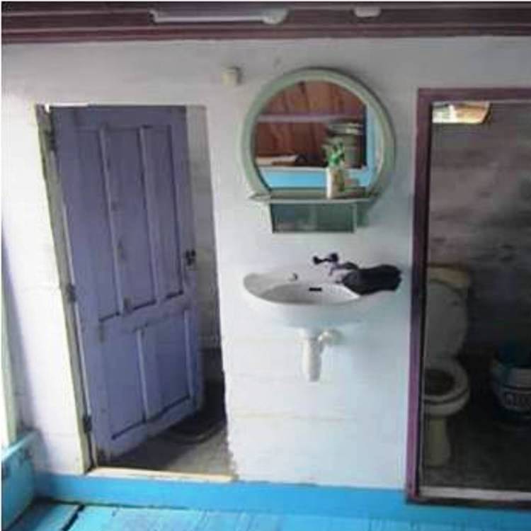 Clean and convenient private bathroom facilities onboard the klotok.